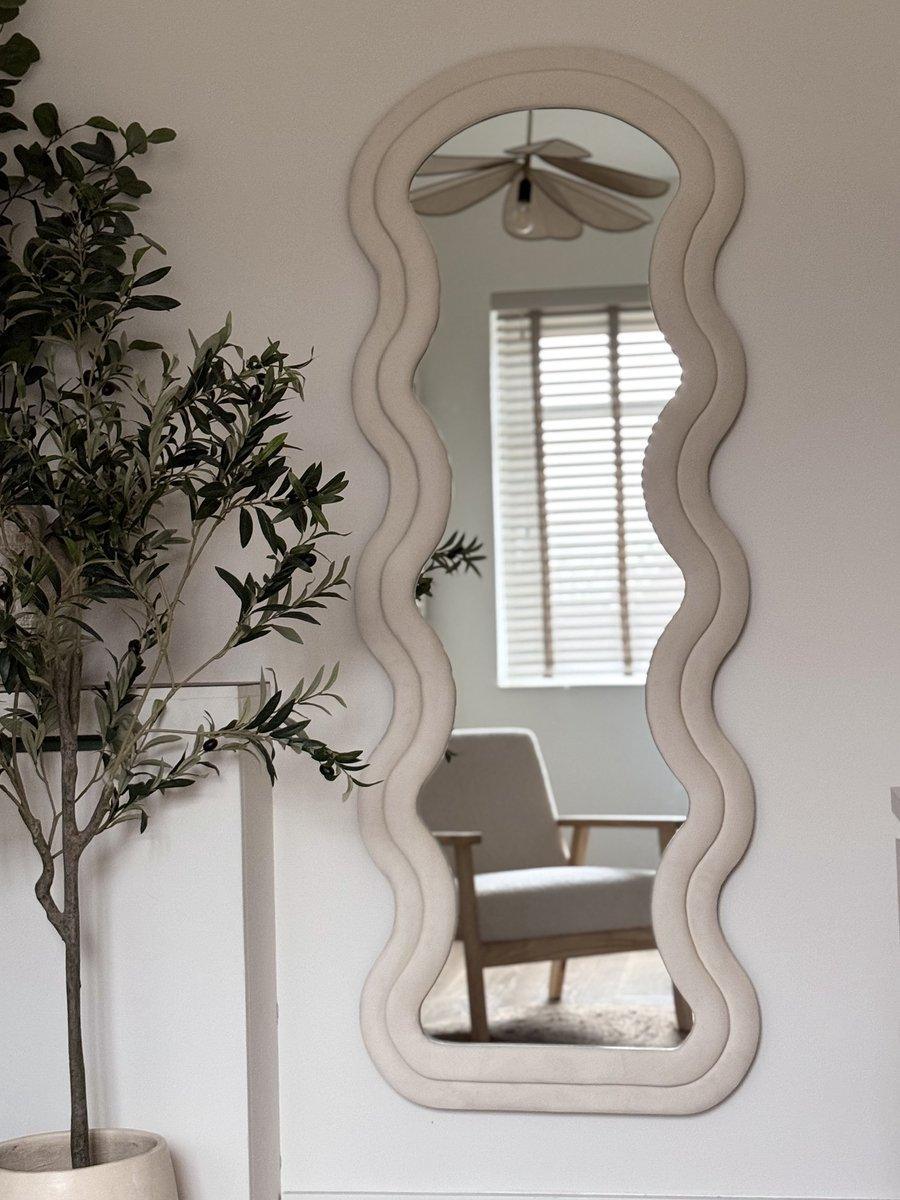 Suede velvet wandspiegel 160x60 light cream