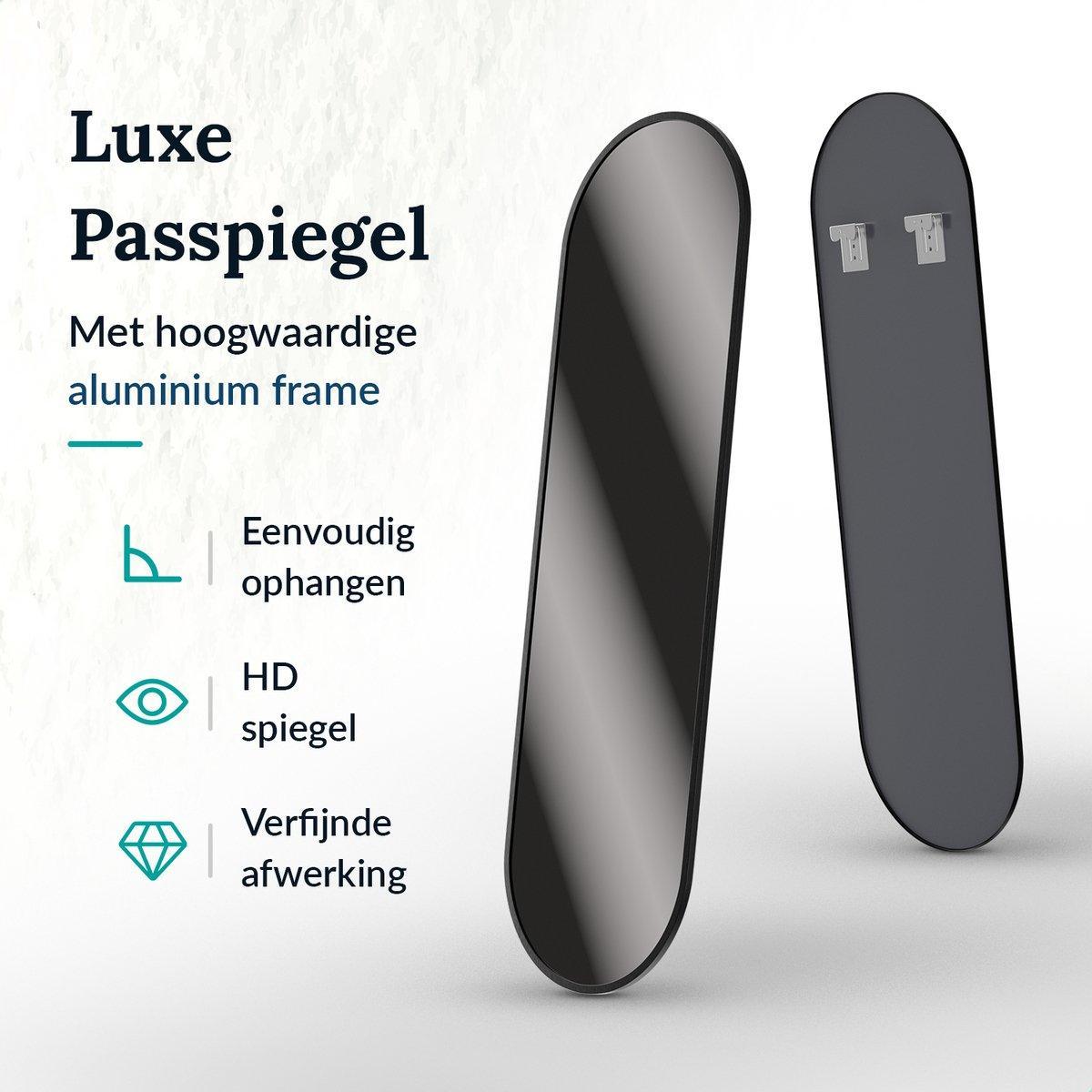 Ovale wandspiegel met metalen frame